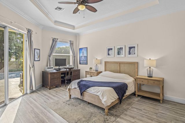 48 Lake Eden Drive, Boynton Beach, FL 33435