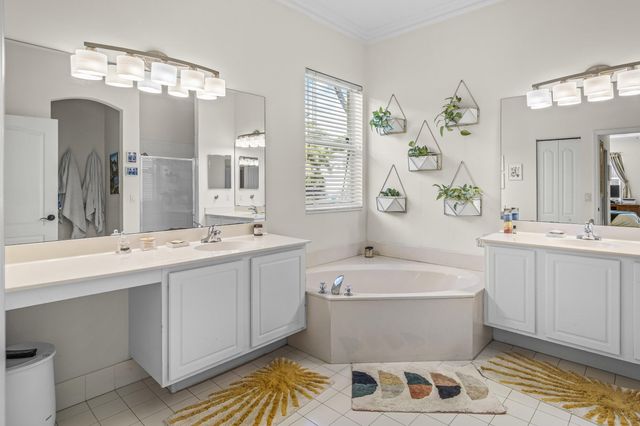 48 Lake Eden Drive, Boynton Beach, FL 33435