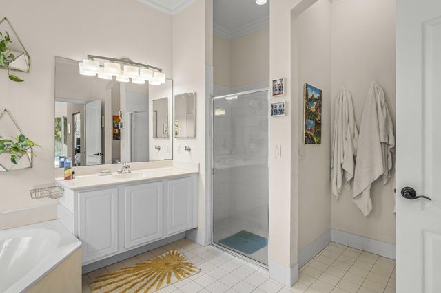 48 Lake Eden Drive, Boynton Beach, FL 33435