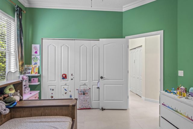 48 Lake Eden Drive, Boynton Beach, FL 33435