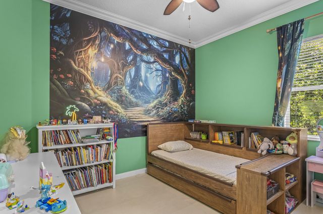 48 Lake Eden Drive, Boynton Beach, FL 33435