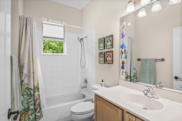 48 Lake Eden Drive, Boynton Beach, FL 33435