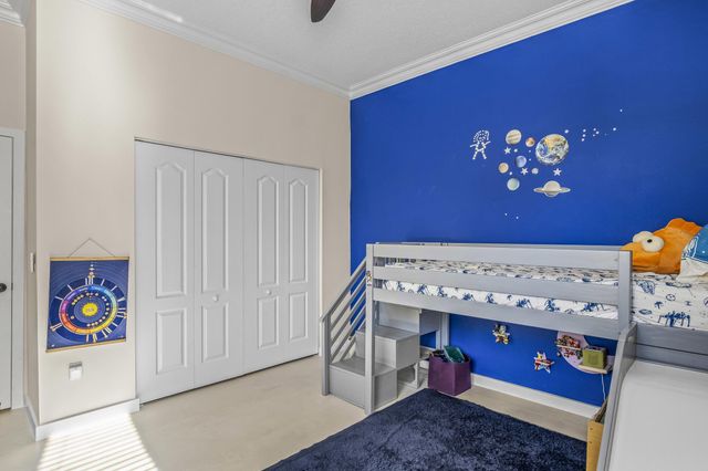 48 Lake Eden Drive, Boynton Beach, FL 33435