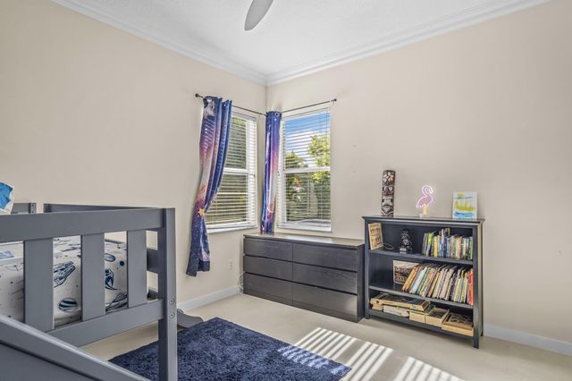 48 Lake Eden Drive, Boynton Beach, FL 33435