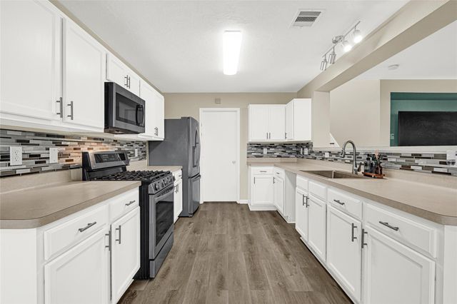 7910 Blue Wahoo Lane, Cypress, TX 77433