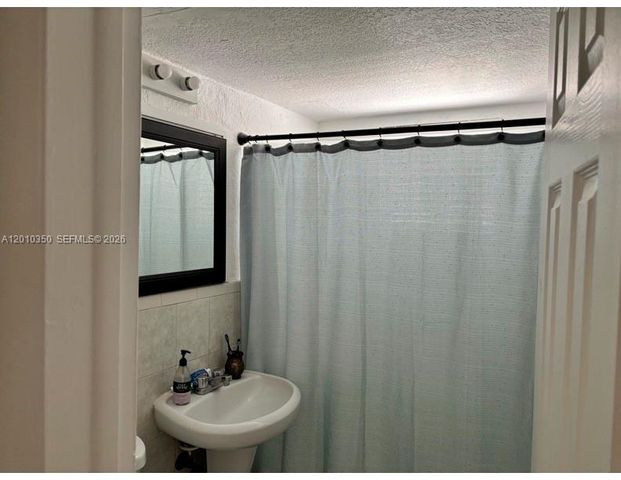 1014 Salzedo St 212, Coral Gables, FL 33134