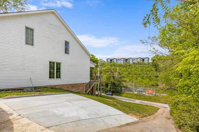 1150 Old Pineville Road, Chattanooga, TN 37405