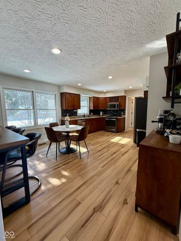 4335 W Hunters Ridge Lane, Greenwood, IN 46143