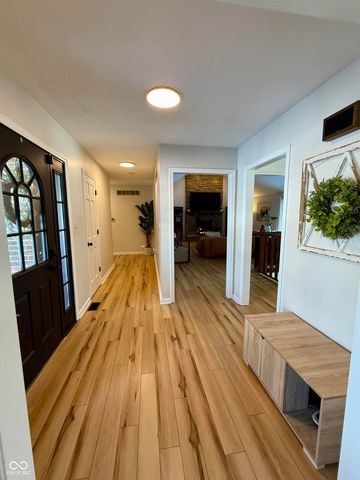 4335 W Hunters Ridge Lane, Greenwood, IN 46143