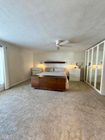 4335 W Hunters Ridge Lane, Greenwood, IN 46143