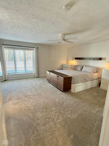 4335 W Hunters Ridge Lane, Greenwood, IN 46143