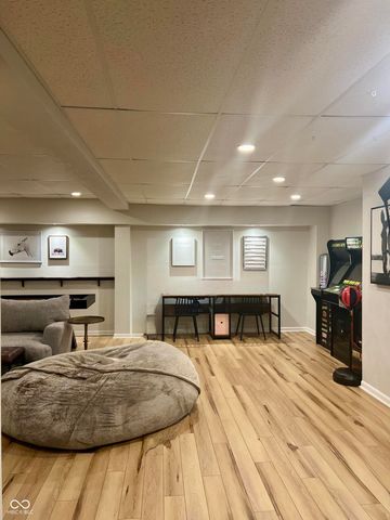 4335 W Hunters Ridge Lane, Greenwood, IN 46143