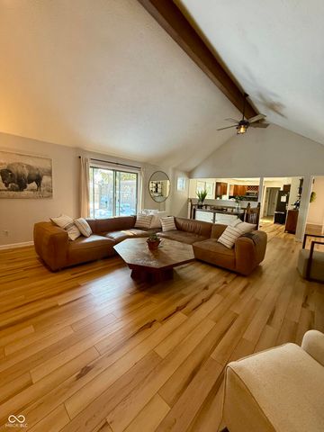 4335 W Hunters Ridge Lane, Greenwood, IN 46143