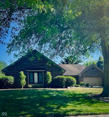 4335 W Hunters Ridge Lane, Greenwood, IN 46143