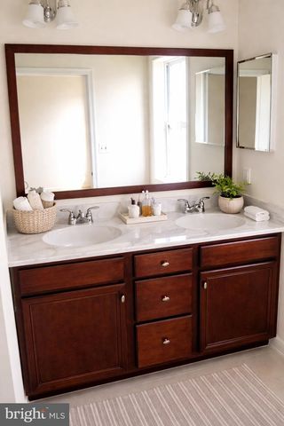 23109 DUNLOP HEIGHTS TER, Ashburn, VA 20148