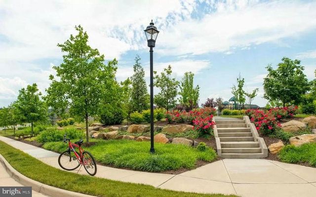 23109 DUNLOP HEIGHTS TER, Ashburn, VA 20148