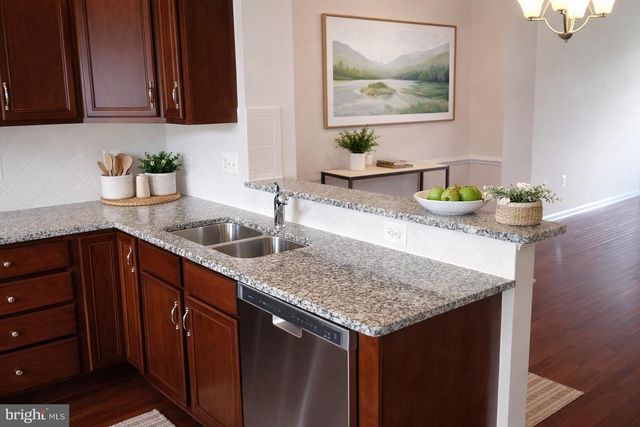 23109 DUNLOP HEIGHTS TER, Ashburn, VA 20148