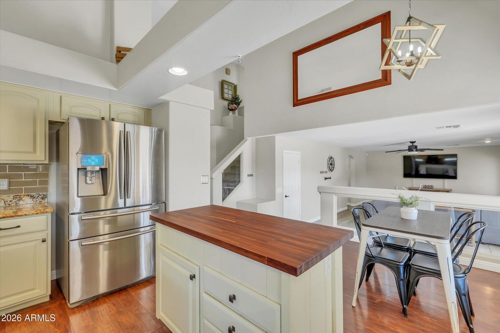 Image 19 of property listing at 31656 N BLACKFOOT Drive, San Tan Valley, AZ 85143