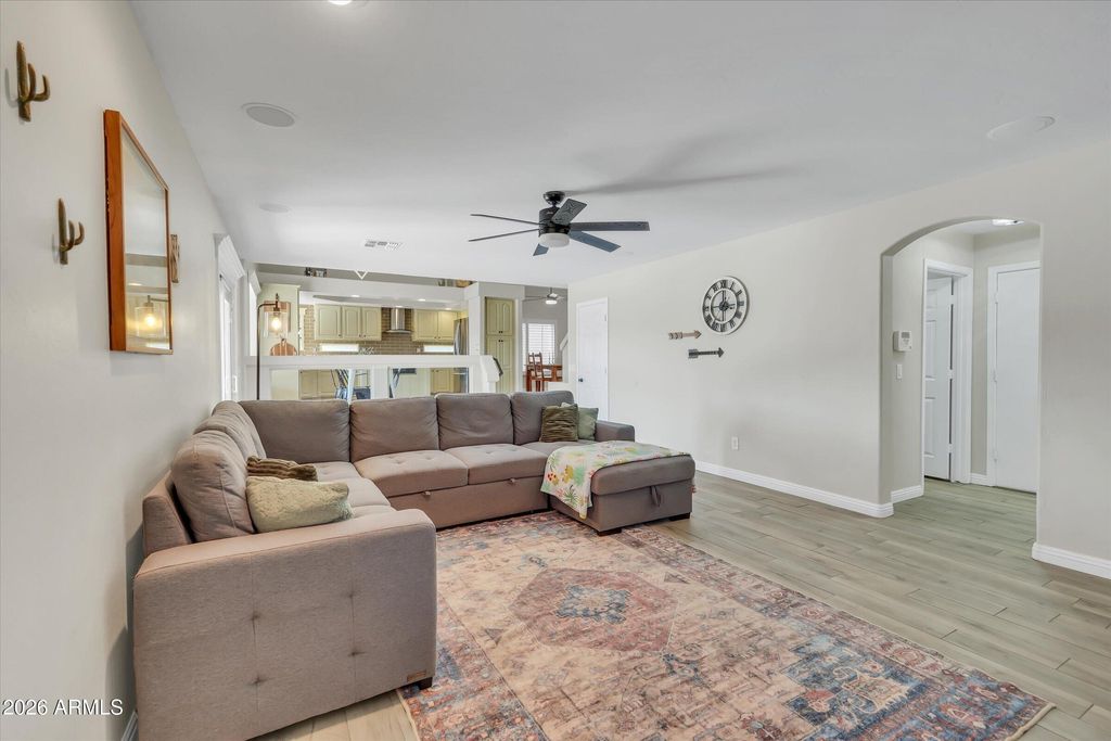 Image 24 of property listing at 31656 N BLACKFOOT Drive, San Tan Valley, AZ 85143