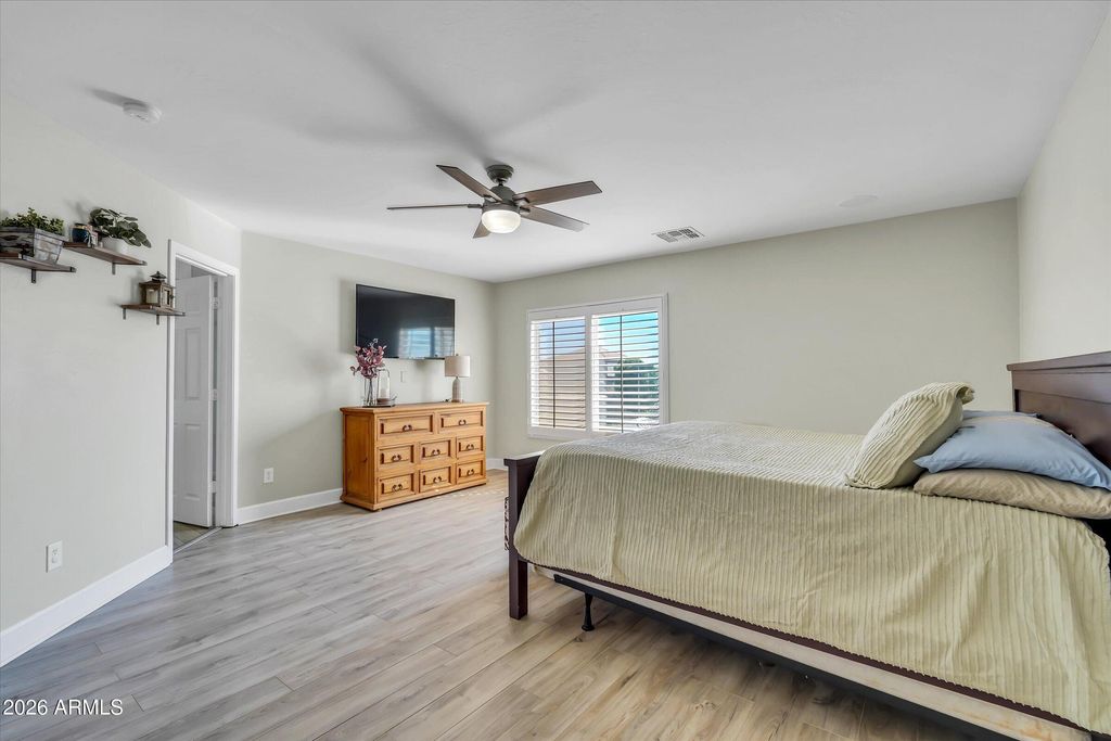 Image 27 of property listing at 31656 N BLACKFOOT Drive, San Tan Valley, AZ 85143
