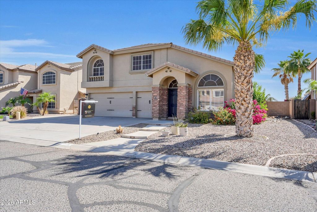 Image 3 of property listing at 31656 N BLACKFOOT Drive, San Tan Valley, AZ 85143