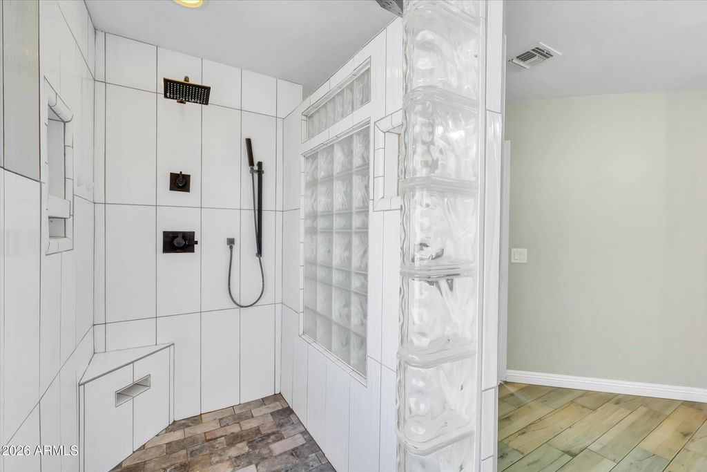Image 33 of property listing at 31656 N BLACKFOOT Drive, San Tan Valley, AZ 85143