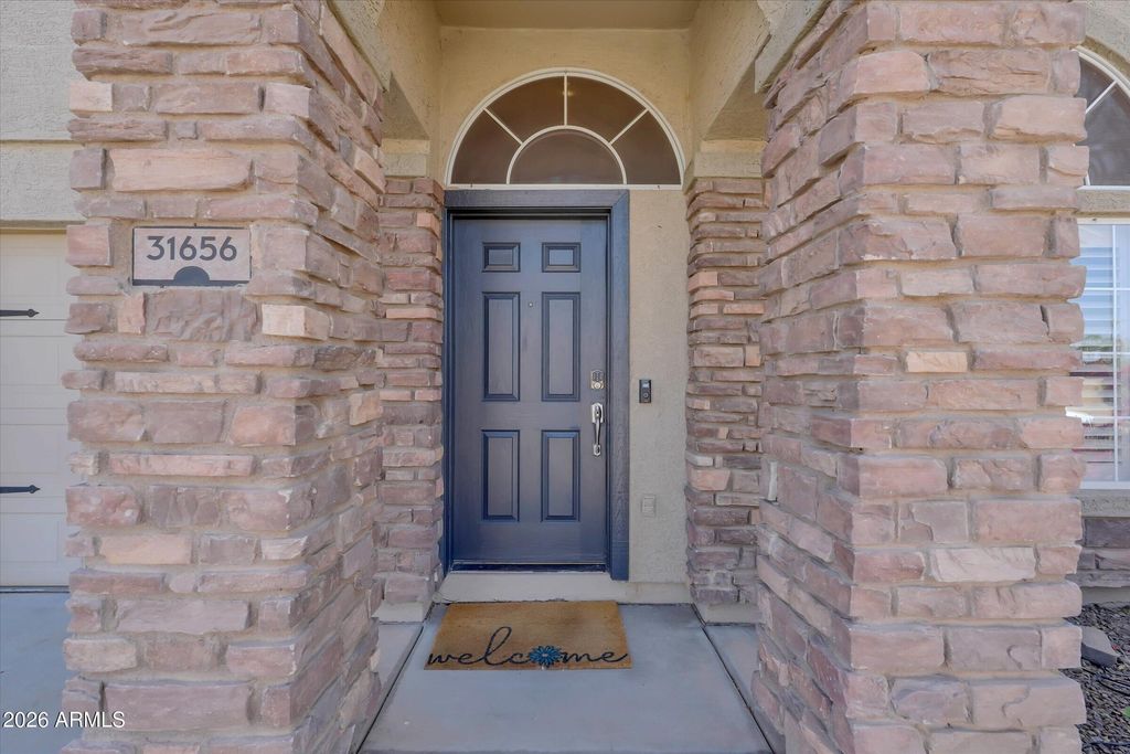 Image 4 of property listing at 31656 N BLACKFOOT Drive, San Tan Valley, AZ 85143
