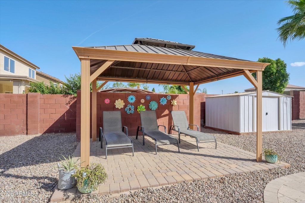 Image 56 of property listing at 31656 N BLACKFOOT Drive, San Tan Valley, AZ 85143