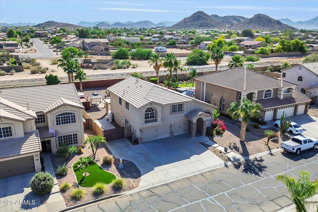 Image 60 of property listing at 31656 N BLACKFOOT Drive, San Tan Valley, AZ 85143
