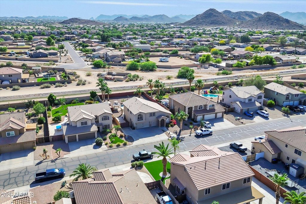 Image 63 of property listing at 31656 N BLACKFOOT Drive, San Tan Valley, AZ 85143