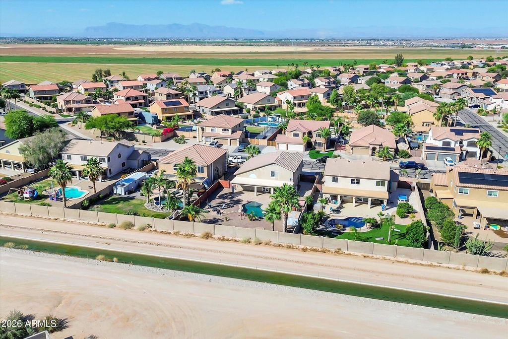 Image 65 of property listing at 31656 N BLACKFOOT Drive, San Tan Valley, AZ 85143