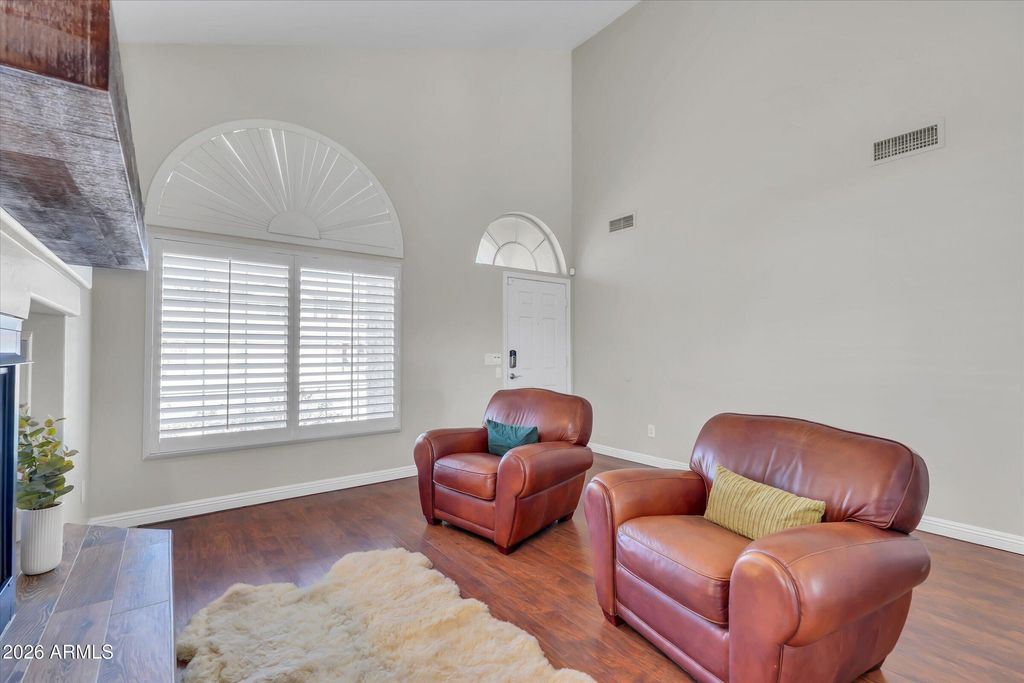 Image 8 of property listing at 31656 N BLACKFOOT Drive, San Tan Valley, AZ 85143