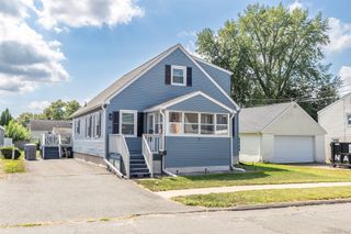 15 Woodlawn Avenue, Enfield, CT 06082