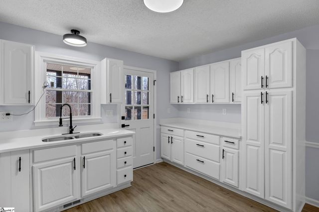 242 Hawk Lane, Fountain Inn, SC 29644