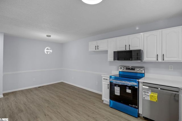 242 Hawk Lane, Fountain Inn, SC 29644