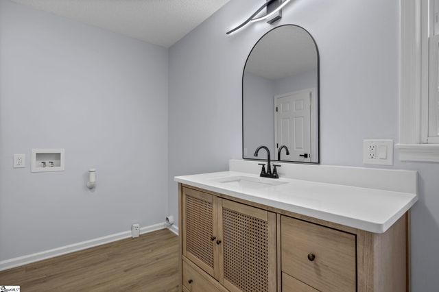 242 Hawk Lane, Fountain Inn, SC 29644