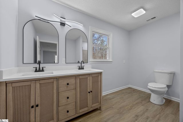 242 Hawk Lane, Fountain Inn, SC 29644