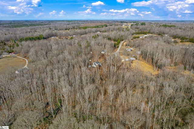 242 Hawk Lane, Fountain Inn, SC 29644