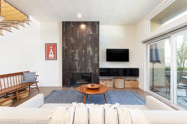 1030 Palo Verde Avenue, Long Beach, CA 90815