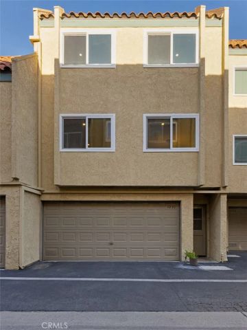 1030 Palo Verde Avenue, Long Beach, CA 90815