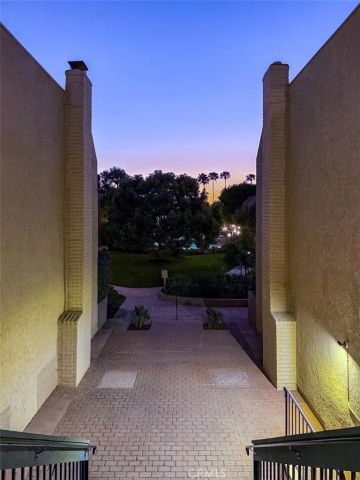 1030 Palo Verde Avenue, Long Beach, CA 90815