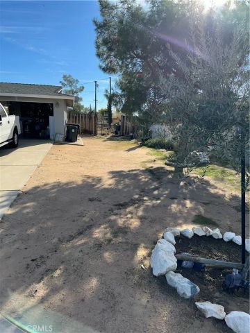 21413 Ottawa Road, Apple Valley, CA 92308