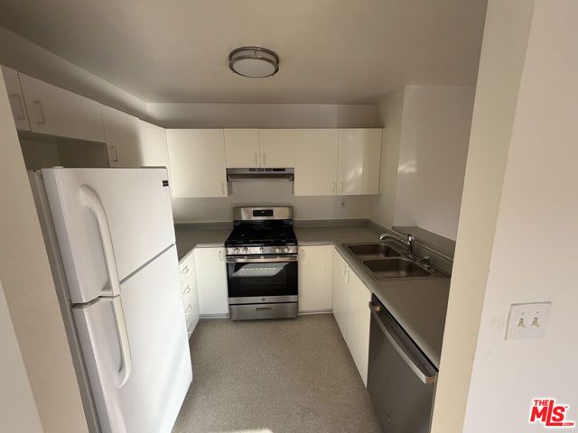 326 S Manhattan Place 205, Los Angeles, CA 90020