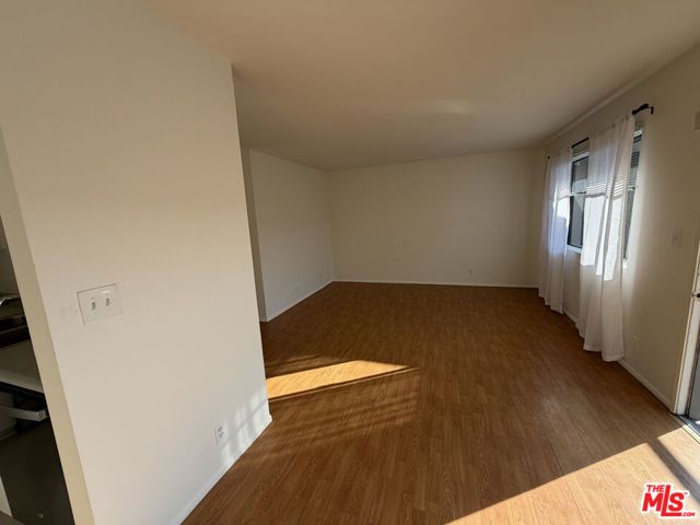 326 S Manhattan Place 205, Los Angeles, CA 90020