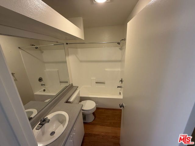 326 S Manhattan Place 205, Los Angeles, CA 90020