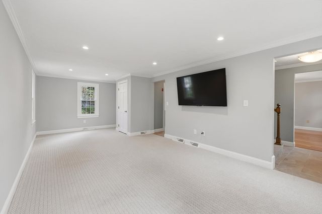 86 Alton Street, Walpole, MA 02081