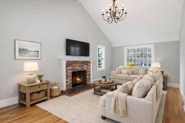 86 Alton Street, Walpole, MA 02081