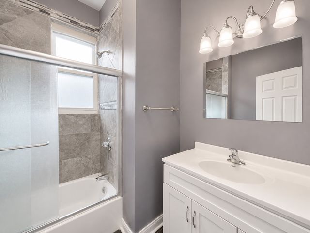 1807 N Lawndale Avenue 2, Chicago, IL 60647