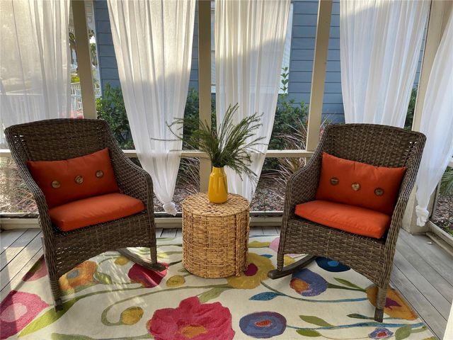 209 35TH AVENUE N, St Petersburg, FL 33704