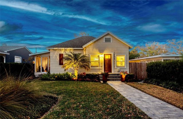 209 35TH AVENUE N, St Petersburg, FL 33704